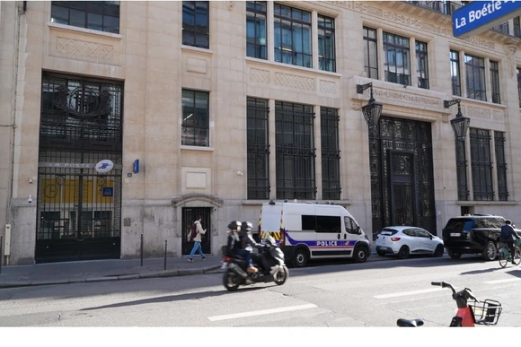 Pháp ngăn chặn âm mưu đánh bom tại Paris, mở điều tra chống khủng bố