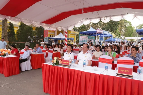 Trường CĐ Y tế Thanh Hóa tổ chức Ngày hội hướng nghiệp, tư vấn, giới thiệu việc làm năm 2026