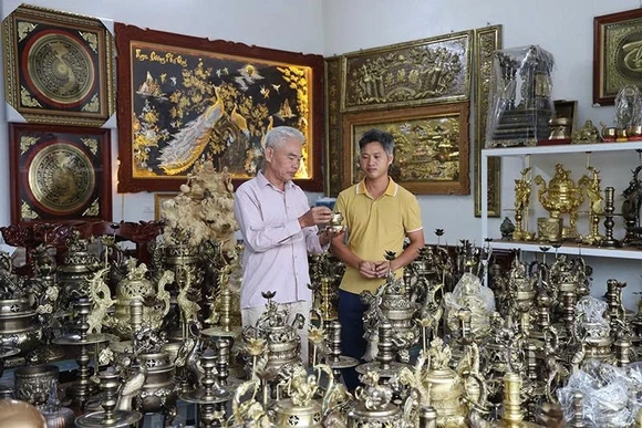 Gắn phát triển du lịch với làng nghề