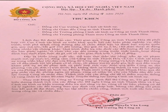 Biểu dương thành tích đặc biệt xuất sắc của Công an Thanh Hóa trong đấu tranh, triệt phá đường dây đánh bạc xuyên quốc gia