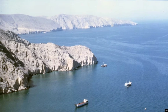 Anh họp với 35 quốc gia tìm giải pháp khôi phục lưu thông tại eo biển Hormuz