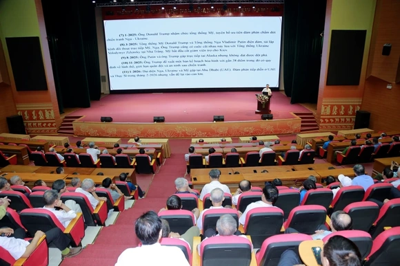 Trang bị kỹ năng nhận diện, đấu tranh, phản bác các quan điểm sai trái, thù địch trên không gian mạng