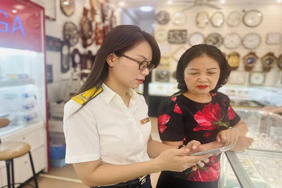 Triển khai đồng bộ, hướng dẫn tận nơi, hỗ trợ kịp thời, chuyển đổi thuận lợi