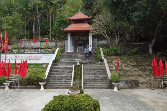 Nằng nặng Co Phương