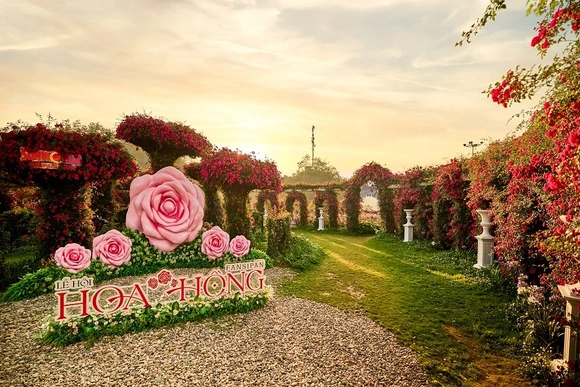 “Bản giao hưởng triệu đóa hồng” đánh dấu 10 năm cáp treo Fansipan