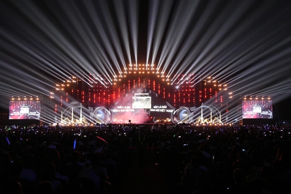 “Thanh âm kỷ nguyên mới” vang trên Đất mỏ anh hùng