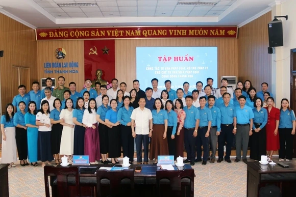 Tập huấn công tác tư vấn pháp luật, hỗ trợ pháp lý cho các tư vấn viên pháp luật công đoàn Thanh Hóa