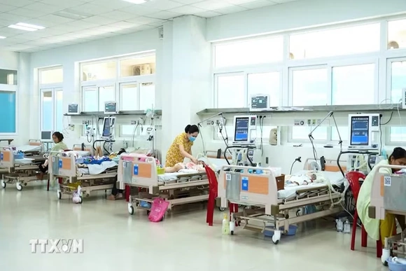 Nhiều yếu tố khiến sốt xuất huyết xuất hiện sớm, kéo dài và khó kiểm soát hơn