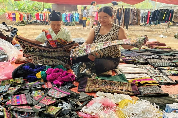 Bản Na Mèo:&nbsp;Bình yên nơi miền biên viễn