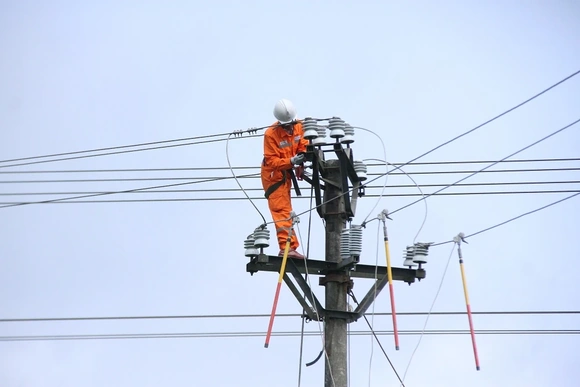 Bảo đảm cấp điện an toàn, ổn định dịp Lễ Giỗ tổ Hùng Vương và 30/4 - 1/5