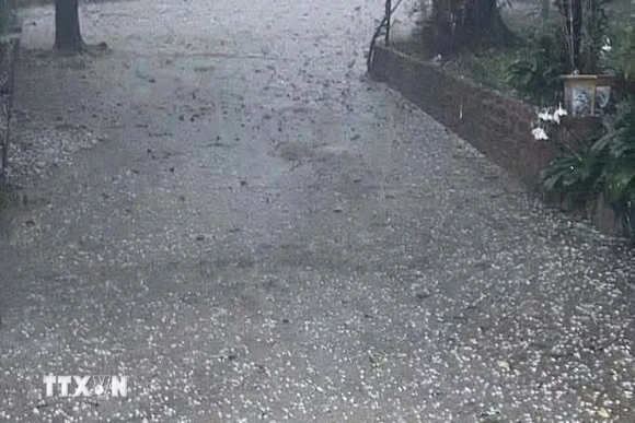 Thời tiết ngày 18/4: Vùng núi và trung du Bắc Bộ có mưa dông, nguy cơ mưa đá