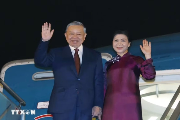 Tổng Bí thư, Chủ tịch nước Tô Lâm và Phu nhân lên đường thăm cấp Nhà nước đến Trung Quốc