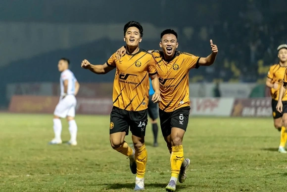 Vòng 19 V.League rực lửa với các trận cầu sinh tử; Lộ diện các cặp bán kết Europe League