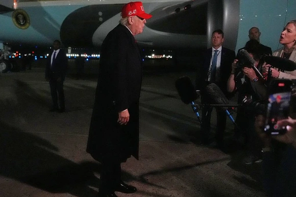 Tổng thống Donald Trump: Mỹ sẽ tiến hành xem xét nghiêm túc chính sách của mình trong NATO