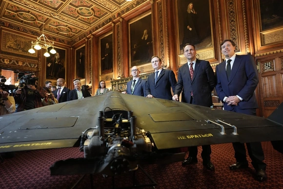 Ukraine tiếp nhận lô máy bay không người lái lớn nhất từ trước đến nay của Anh