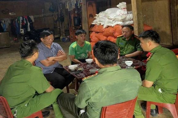 Giữ bản giữa “cơn sóng ngầm”