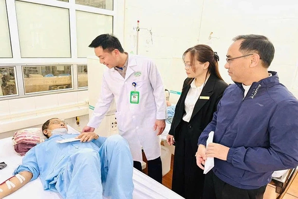 Kết nối yêu thương - nâng tầm chất lượng chăm sóc người bệnh