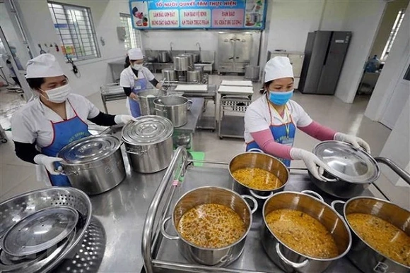 Thanh Hóa tăng cường kiểm tra, ngăn chặn thực phẩm bẩn vào bếp ăn tập thể, trường học