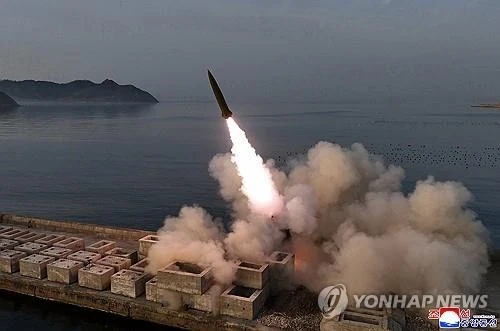 Triều Tiên cho biết đã thử bắn tên lửa đạn đạo Hwasong-11 Ra, nhà lãnh đạo Kim trực tiếp thị sát