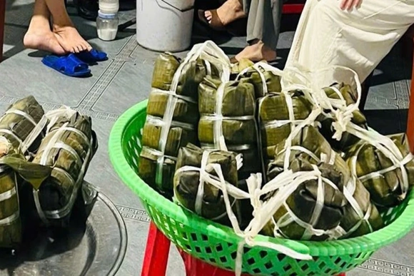 Phát hiện, xử lý cơ sở sản xuất giò lợn sử dụng hàn the