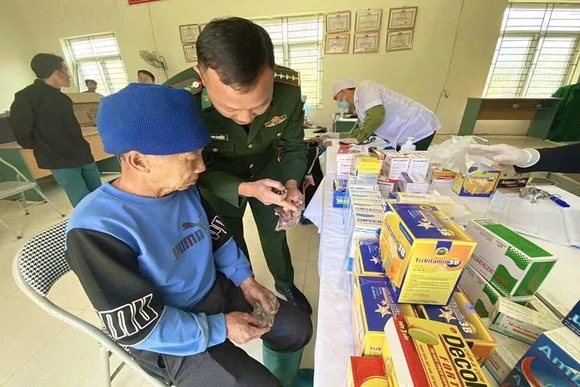 Thắm tình quân dân nơi biên cương Pù Ngùa