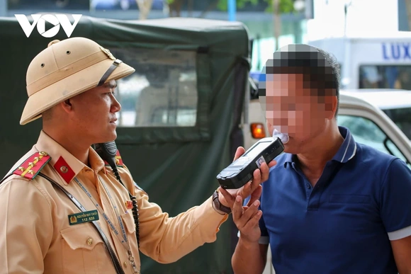Ngày đầu nghỉ lễ 30/4 - 1/5: Tai nạn giảm sâu, xử lý hơn 13.000 trường hợp vi phạm