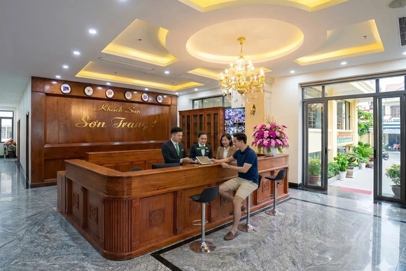 Nghỉ lễ nhưng không nghỉ việc