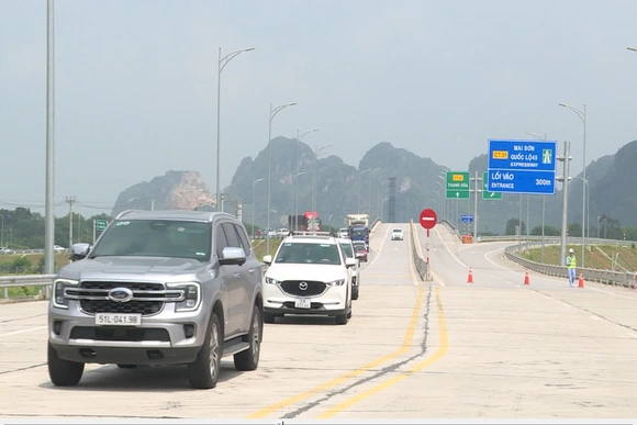 Duy trì chế độ ứng trực tại điểm “nóng” giao thông trên cao tốc