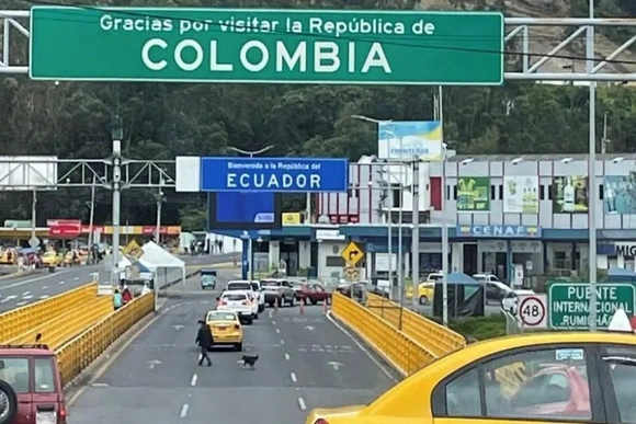 Ecuador chính thức áp thuế 100% lên hàng hóa Colombia