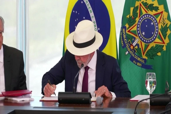 Tổng thống Brazil ký sắc lệnh ban hành hiệp định thương mại Mercosur - EU