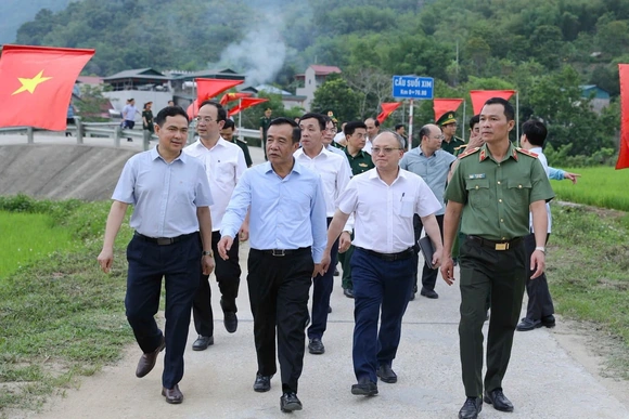 Bí thư Tỉnh ủy Lê Đức Thái thăm, kiểm tra tình hình thực hiện nhiệm vụ tại các xã vùng cao biên giới