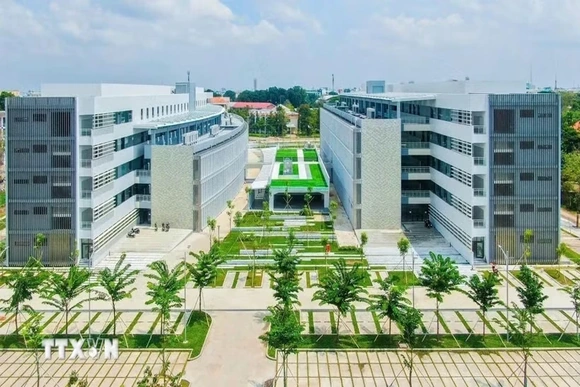 Thành lập phân hiệu, sáp nhập một số trường cao đẳng vào đại học