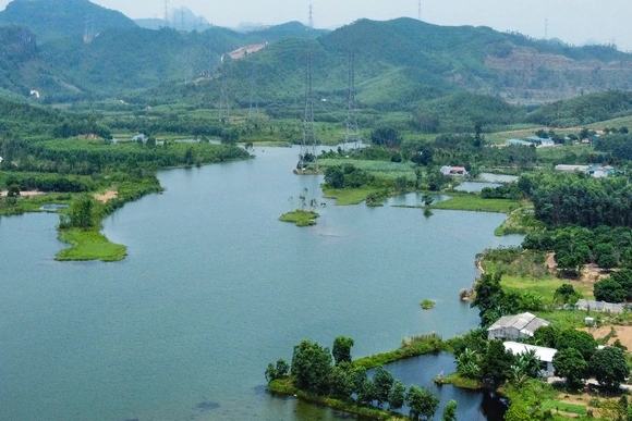 Khe Nhòi - “viên ngọc thô” giữa đại ngàn chờ ngày được đánh thức