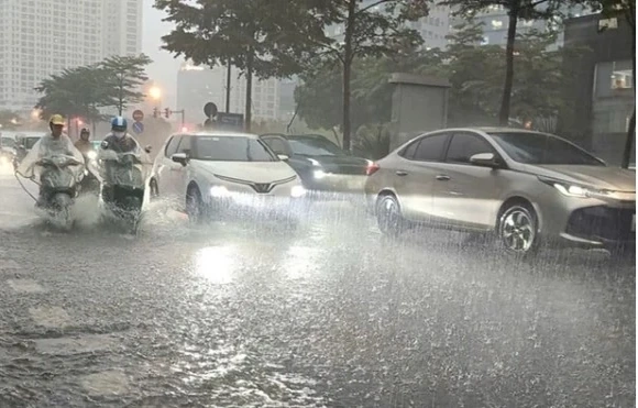 Thanh Hóa mưa dông mạnh từ chiều và tối nay, cảnh báo lốc sét và mưa đá