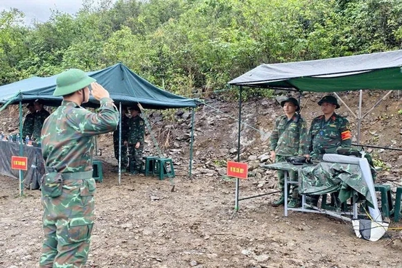 Vững vàng thao trường, quyết tâm “bắn trúng, bắn giỏi”