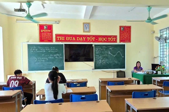 Nhiều khó khăn trong dạy&nbsp;và học tiếng Anh ở vùng cao