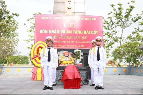 Xã Thiệu Hóa đón nhận và an táng hài cốt liệt sỹ Phạm Văn Quế&nbsp;