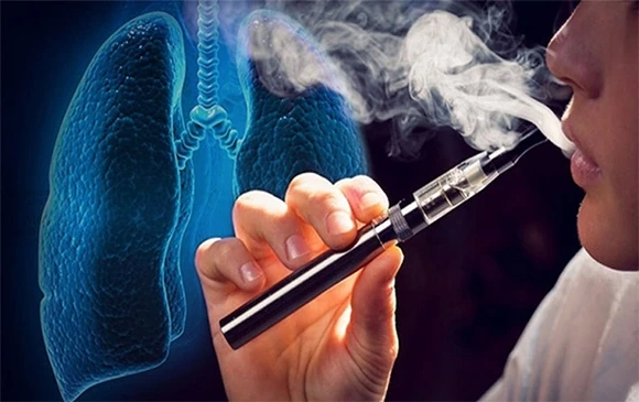 Bắt đầu từ hôm nay (15/5), hút thuốc lá điện tử có thể bị phạt đến 5 triệu đồng