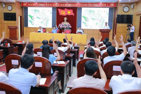Ban Chấp hành Đảng bộ tỉnh Thanh Hóa thảo luận nhiều quyết sách chiến lược cho giai đoạn phát triển mới