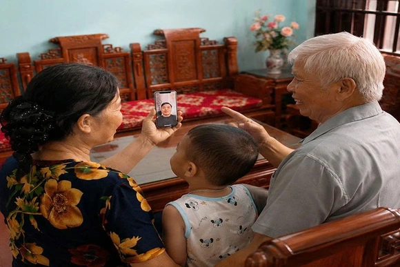“Mặt phải” của những chiếc màn hình