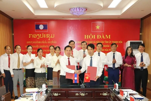 Tiếp tục củng cố, nâng tầm hợp tác lĩnh vực tuyên huấn, tuyên giáo, dân vận giữa hai tỉnh Thanh Hóa - Hủa Phăn