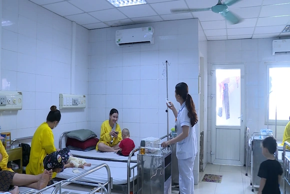 Tăng cường các giải pháp chống nóng, bảo vệ sức khỏe người bệnh