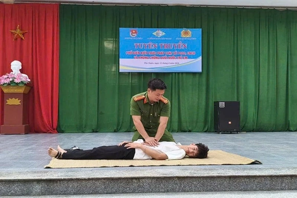 Trang bị kỹ năng phòng, chống đuối nước cho trẻ