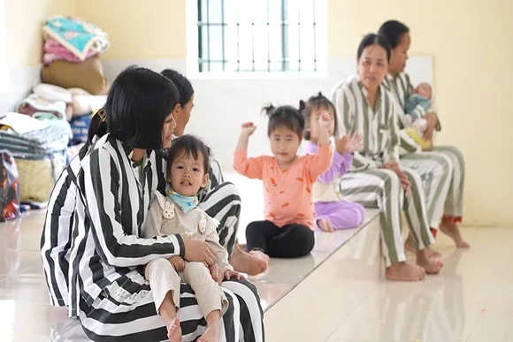 Phía sau song sắt (Bài 1): Những nốt trầm về một thời thanh xuân lầm lạc