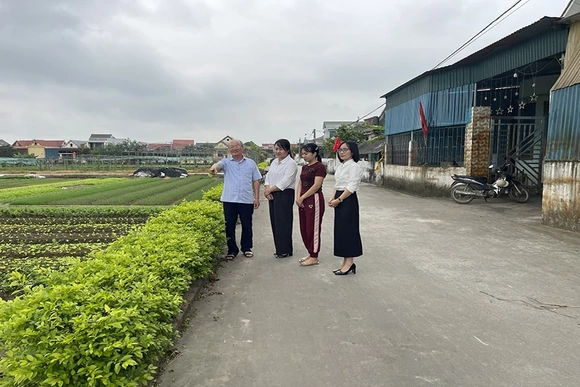 MTTQ xã Triệu Sơn vận động Nhân dân&nbsp;hiến đất mở rộng đường giao thông