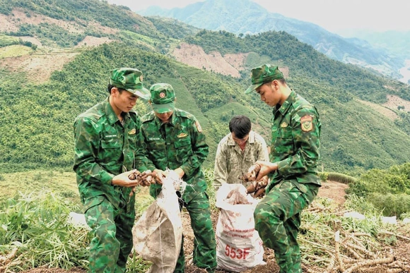 Mười năm “thắp lửa” biên cương (Bài 1): Khởi đầu từ niềm tin