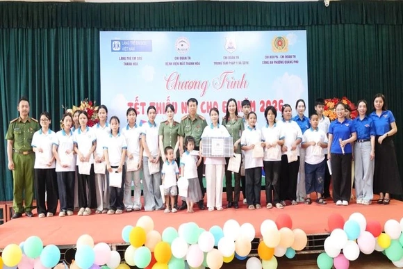 Tết thiếu nhi ở Làng Trẻ em SOS Thanh Hóa