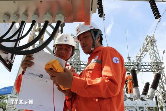 Tiêu thụ điện toàn quốc lập kỷ lục mới, khuyến cáo dịch chuyển giờ dùng điện