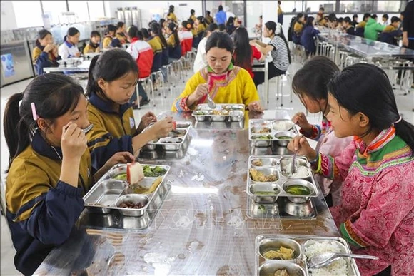 Chính sách hỗ trợ tiền ăn, gạo, đồ dùng cá nhân cho học sinh trường phổ thông nội trú