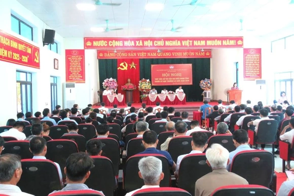 Đại biểu HĐND tỉnh tiếp xúc cử tri tại các xã Thạch Bình, Vân Du